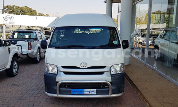 Nunua Ilio tumika Toyota Hiace White Gari ndani ya Ezulwini nchini Hhohho Nunua Ilio tumika Toyota Hiace White Gari ndani ya Ezulwini nchini Hhohho