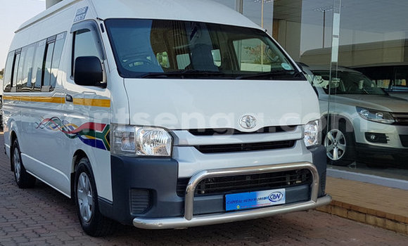 Nunua Ilio tumika Toyota Hiace White Gari ndani ya Ezulwini nchini Hhohho Nunua Ilio tumika Toyota Hiace White Gari ndani ya Ezulwini nchini Hhohho