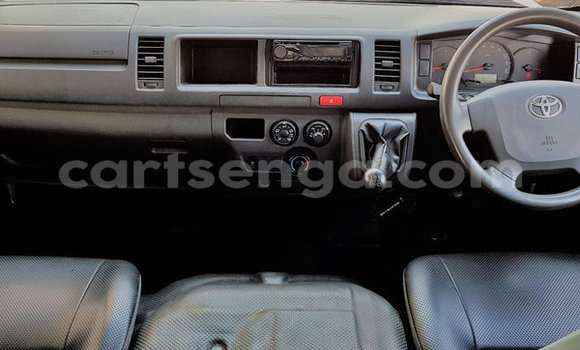 Nunua Ilio tumika Toyota Hiace White Gari ndani ya Ezulwini nchini Hhohho Nunua Ilio tumika Toyota Hiace White Gari ndani ya Ezulwini nchini Hhohho