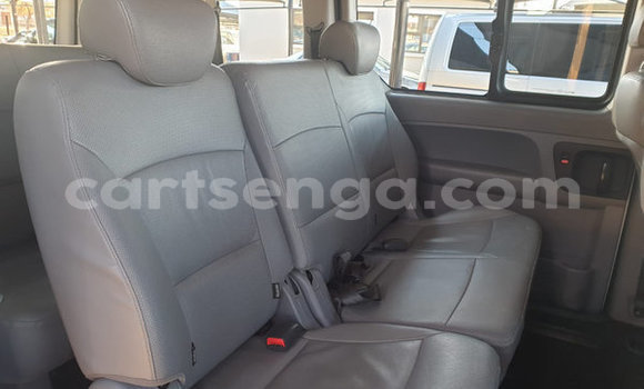 Nunua Ilio tumika Hyundai H1 White Gari ndani ya Ezulwini nchini Hhohho Nunua Ilio tumika Hyundai H1 White Gari ndani ya Ezulwini nchini Hhohho