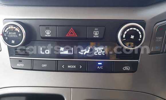 Nunua Ilio tumika Hyundai H1 White Gari ndani ya Ezulwini nchini Hhohho Nunua Ilio tumika Hyundai H1 White Gari ndani ya Ezulwini nchini Hhohho