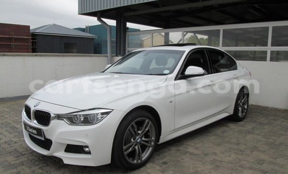 Nunua Ilio tumika BMW 3–Series White Gari ndani ya Ezulwini nchini Hhohho Nunua Ilio tumika BMW 3–Series White Gari ndani ya Ezulwini nchini Hhohho