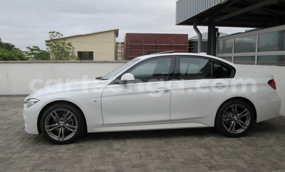 Nunua Ilio tumika BMW 3–Series White Gari ndani ya Ezulwini nchini Hhohho Nunua Ilio tumika BMW 3–Series White Gari ndani ya Ezulwini nchini Hhohho