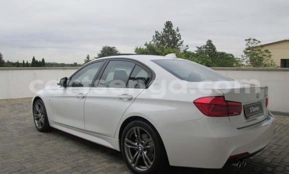 Nunua Ilio tumika BMW 3–Series White Gari ndani ya Ezulwini nchini Hhohho Nunua Ilio tumika BMW 3–Series White Gari ndani ya Ezulwini nchini Hhohho