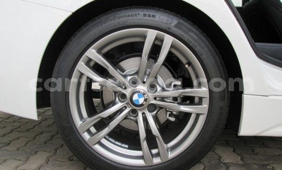 Nunua Ilio tumika BMW 3–Series White Gari ndani ya Ezulwini nchini Hhohho Nunua Ilio tumika BMW 3–Series White Gari ndani ya Ezulwini nchini Hhohho