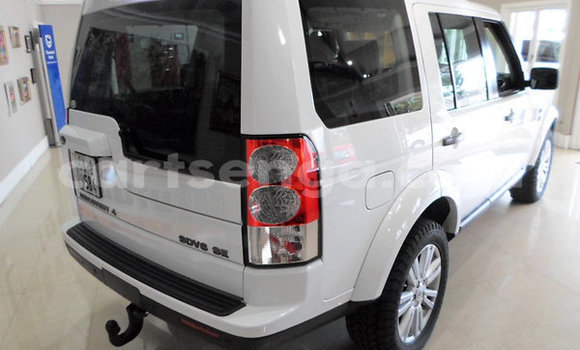 Nunua Ilio tumika Land Rover Discovery White Gari ndani ya Ezulwini nchini Hhohho Nunua Ilio tumika Land Rover Discovery White Gari ndani ya Ezulwini nchini Hhohho