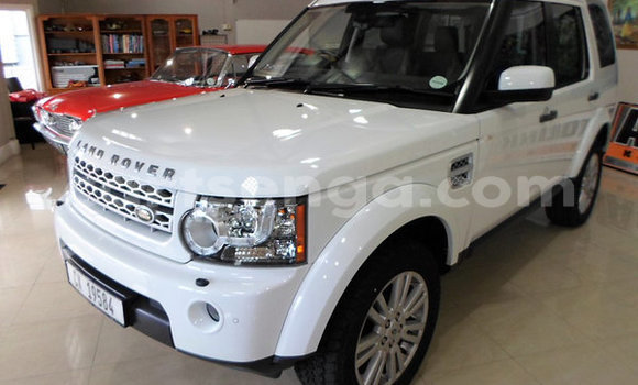 Nunua Ilio tumika Land Rover Discovery White Gari ndani ya Ezulwini nchini Hhohho Nunua Ilio tumika Land Rover Discovery White Gari ndani ya Ezulwini nchini Hhohho