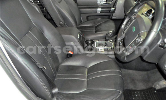 Nunua Ilio tumika Land Rover Discovery White Gari ndani ya Ezulwini nchini Hhohho Nunua Ilio tumika Land Rover Discovery White Gari ndani ya Ezulwini nchini Hhohho