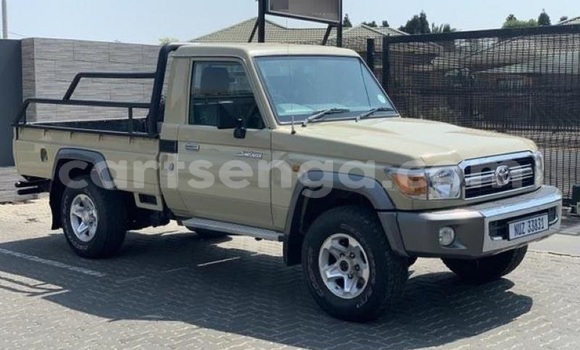 Buy Used Toyota Land Cruiser Beige Car in Mbabane in Manzini Buy Used Toyota Land Cruiser Beige Car in Mbabane in Manzini