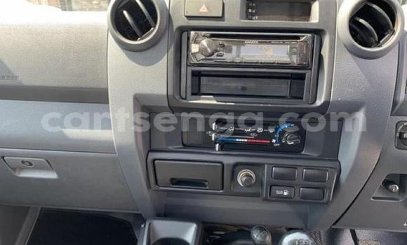 Buy Used Toyota Land Cruiser Beige Car in Mbabane in Manzini Buy Used Toyota Land Cruiser Beige Car in Mbabane in Manzini