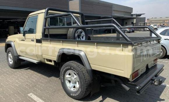 Buy Used Toyota Land Cruiser Beige Car in Mbabane in Manzini Buy Used Toyota Land Cruiser Beige Car in Mbabane in Manzini
