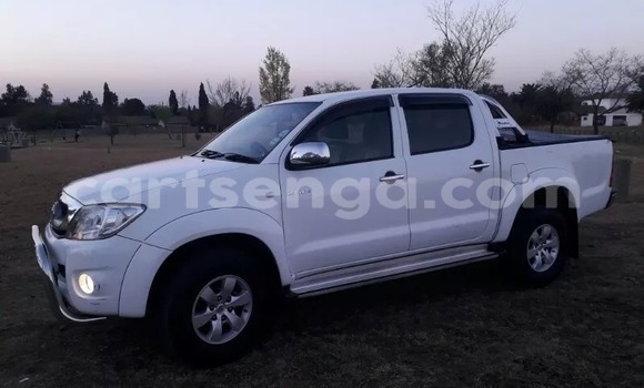 Buy Used Toyota Hilux Black Car in Manzini in Manzini Buy Used Toyota Hilux Black Car in Manzini in Manzini