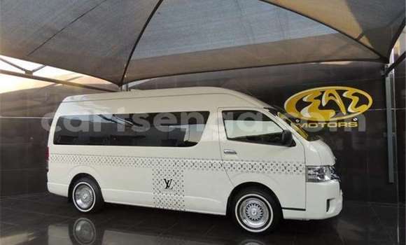 Nunua Ilio tumika Toyota 4Runner White Gari ndani ya Bulembu nchini Hhohho Nunua Ilio tumika Toyota 4Runner White Gari ndani ya Bulembu nchini Hhohho