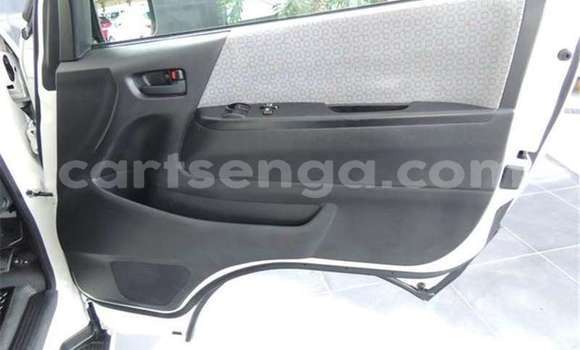 Nunua Ilio tumika Toyota 4Runner White Gari ndani ya Bulembu nchini Hhohho Nunua Ilio tumika Toyota 4Runner White Gari ndani ya Bulembu nchini Hhohho