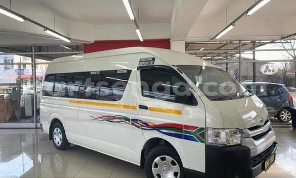 Nunua Ilio tumika Toyota Hiace White Gari ndani ya Hlatikulu nchini Wilaya ya Shiselweni Nunua Ilio tumika Toyota Hiace White Gari ndani ya Hlatikulu nchini Wilaya ya Shiselweni