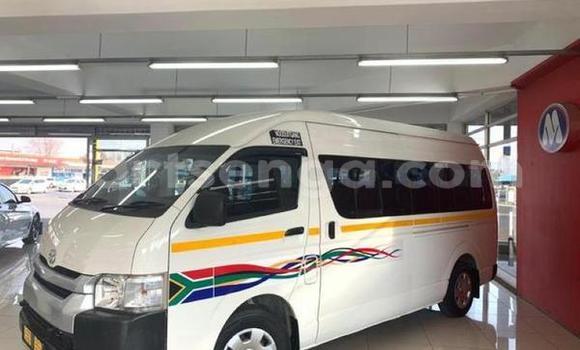 Nunua Ilio tumika Toyota Hiace White Gari ndani ya Hlatikulu nchini Wilaya ya Shiselweni Nunua Ilio tumika Toyota Hiace White Gari ndani ya Hlatikulu nchini Wilaya ya Shiselweni