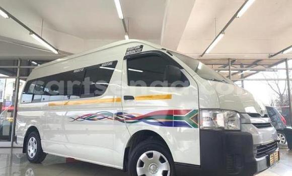 Nunua Ilio tumika Toyota Hiace White Gari ndani ya Hlatikulu nchini Wilaya ya Shiselweni Nunua Ilio tumika Toyota Hiace White Gari ndani ya Hlatikulu nchini Wilaya ya Shiselweni