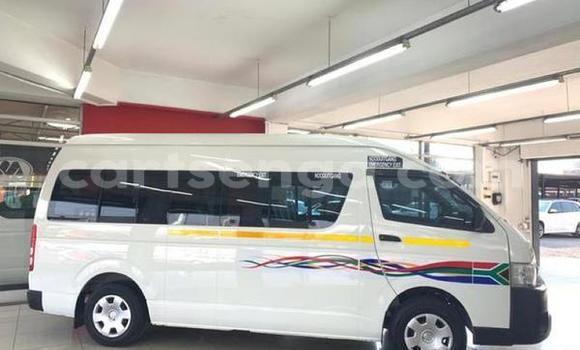 Nunua Ilio tumika Toyota Hiace White Gari ndani ya Hlatikulu nchini Wilaya ya Shiselweni Nunua Ilio tumika Toyota Hiace White Gari ndani ya Hlatikulu nchini Wilaya ya Shiselweni