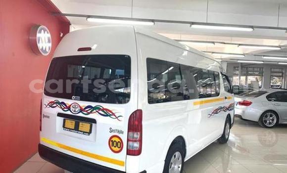 Nunua Ilio tumika Toyota Hiace White Gari ndani ya Hlatikulu nchini Wilaya ya Shiselweni Nunua Ilio tumika Toyota Hiace White Gari ndani ya Hlatikulu nchini Wilaya ya Shiselweni