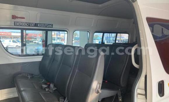 Nunua Ilio tumika Toyota Hiace White Gari ndani ya Hlatikulu nchini Wilaya ya Shiselweni Nunua Ilio tumika Toyota Hiace White Gari ndani ya Hlatikulu nchini Wilaya ya Shiselweni