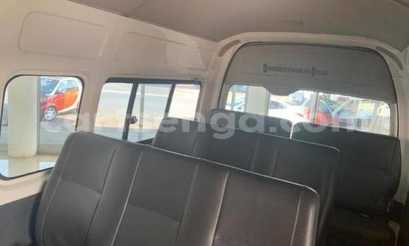 Nunua Ilio tumika Toyota Hiace White Gari ndani ya Hlatikulu nchini Wilaya ya Shiselweni Nunua Ilio tumika Toyota Hiace White Gari ndani ya Hlatikulu nchini Wilaya ya Shiselweni