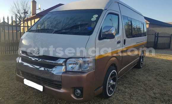 Nunua Ilio tumika Toyota Hiace White Gari ndani ya Ezulwini nchini Hhohho Nunua Ilio tumika Toyota Hiace White Gari ndani ya Ezulwini nchini Hhohho
