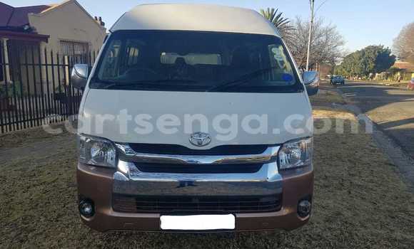 Nunua Ilio tumika Toyota Hiace White Gari ndani ya Ezulwini nchini Hhohho Nunua Ilio tumika Toyota Hiace White Gari ndani ya Ezulwini nchini Hhohho