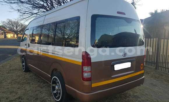 Nunua Ilio tumika Toyota Hiace White Gari ndani ya Ezulwini nchini Hhohho Nunua Ilio tumika Toyota Hiace White Gari ndani ya Ezulwini nchini Hhohho