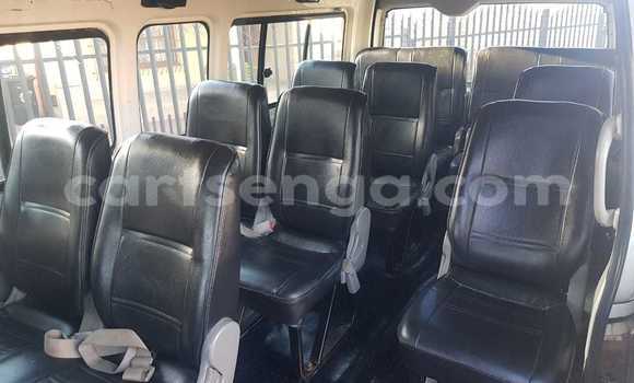 Nunua Ilio tumika Toyota Hiace White Gari ndani ya Ezulwini nchini Hhohho Nunua Ilio tumika Toyota Hiace White Gari ndani ya Ezulwini nchini Hhohho