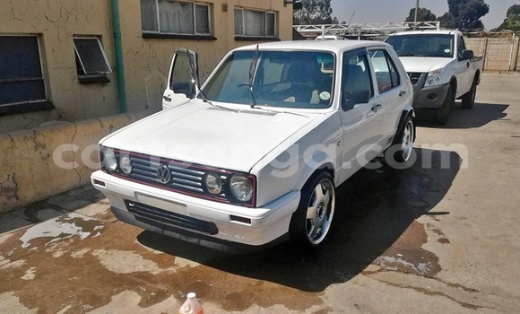Acheter Occasion Voiture Volkswagen Golf Blanc à Hlatikulu, Shiselweni District Acheter Occasion Voiture Volkswagen Golf Blanc à Hlatikulu, Shiselweni District