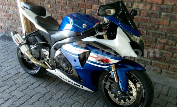 Buy Used Suzuki APV Blue Car in Hlatikulu in Shiselweni District