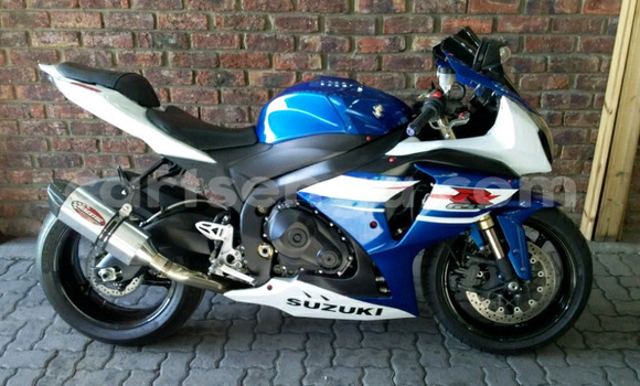 Nunua Ilio tumika Suzuki APV Blue Gari ndani ya Hlatikulu nchini Wilaya ya Shiselweni Nunua Ilio tumika Suzuki APV Blue Gari ndani ya Hlatikulu nchini Wilaya ya Shiselweni