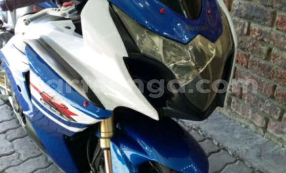 Nunua Ilio tumika Suzuki APV Blue Gari ndani ya Hlatikulu nchini Wilaya ya Shiselweni Nunua Ilio tumika Suzuki APV Blue Gari ndani ya Hlatikulu nchini Wilaya ya Shiselweni