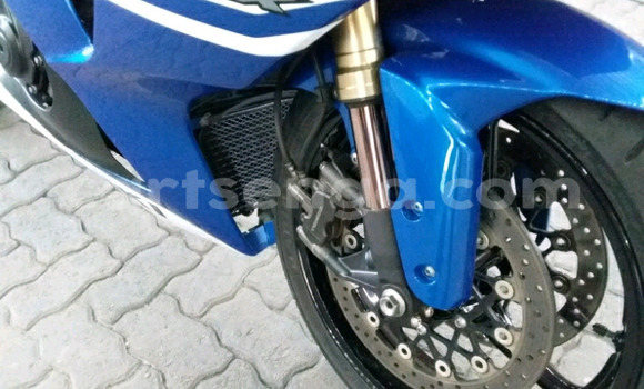 Nunua Ilio tumika Suzuki APV Blue Gari ndani ya Hlatikulu nchini Wilaya ya Shiselweni Nunua Ilio tumika Suzuki APV Blue Gari ndani ya Hlatikulu nchini Wilaya ya Shiselweni