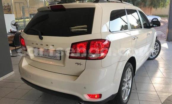 Nunua Ilio tumika Dodge Coronet White Gari ndani ya Ezulwini nchini Hhohho Nunua Ilio tumika Dodge Coronet White Gari ndani ya Ezulwini nchini Hhohho