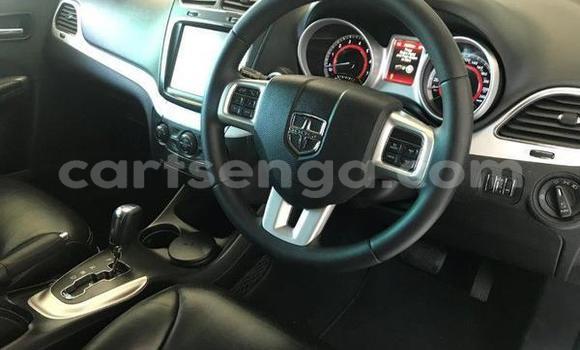 Nunua Ilio tumika Dodge Coronet White Gari ndani ya Ezulwini nchini Hhohho Nunua Ilio tumika Dodge Coronet White Gari ndani ya Ezulwini nchini Hhohho