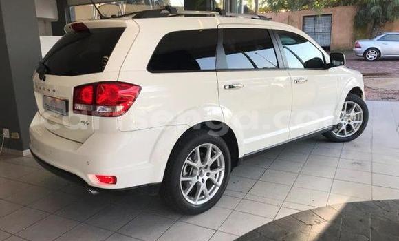 Nunua Ilio tumika Dodge Coronet White Gari ndani ya Ezulwini nchini Hhohho Nunua Ilio tumika Dodge Coronet White Gari ndani ya Ezulwini nchini Hhohho