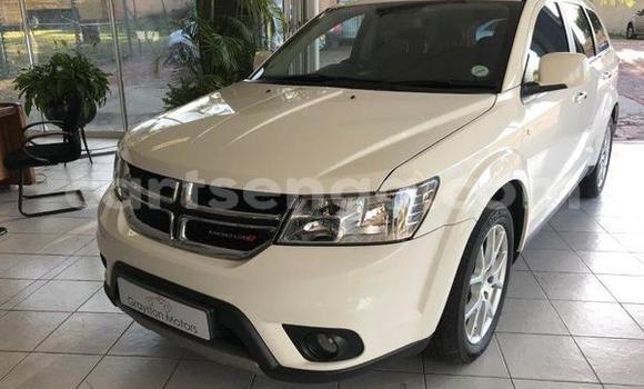 Nunua Ilio tumika Dodge Coronet White Gari ndani ya Ezulwini nchini Hhohho Nunua Ilio tumika Dodge Coronet White Gari ndani ya Ezulwini nchini Hhohho