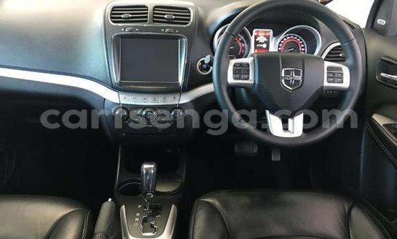 Nunua Ilio tumika Dodge Coronet White Gari ndani ya Ezulwini nchini Hhohho Nunua Ilio tumika Dodge Coronet White Gari ndani ya Ezulwini nchini Hhohho