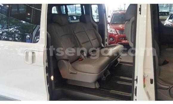 Nunua Ilio tumika Hyundai H1 White Gari ndani ya Bulembu nchini Hhohho Nunua Ilio tumika Hyundai H1 White Gari ndani ya Bulembu nchini Hhohho
