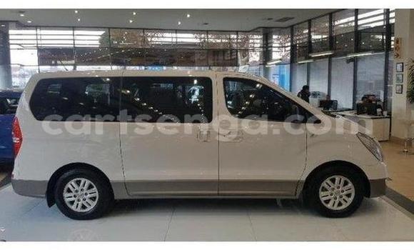 Nunua Ilio tumika Hyundai H1 White Gari ndani ya Bulembu nchini Hhohho Nunua Ilio tumika Hyundai H1 White Gari ndani ya Bulembu nchini Hhohho