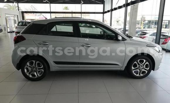 Nunua Ilio tumika Hyundai i20 Silver Gari ndani ya Ezulwini nchini Hhohho Nunua Ilio tumika Hyundai i20 Silver Gari ndani ya Ezulwini nchini Hhohho