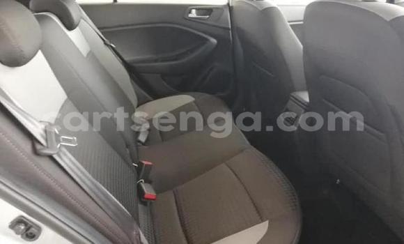 Nunua Ilio tumika Hyundai i20 Silver Gari ndani ya Ezulwini nchini Hhohho Nunua Ilio tumika Hyundai i20 Silver Gari ndani ya Ezulwini nchini Hhohho