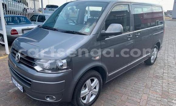Nunua Ilio tumika Volkswagen Caravelle Silver Gari ndani ya Ezulwini nchini Hhohho Nunua Ilio tumika Volkswagen Caravelle Silver Gari ndani ya Ezulwini nchini Hhohho