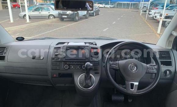 Nunua Ilio tumika Volkswagen Caravelle Silver Gari ndani ya Ezulwini nchini Hhohho Nunua Ilio tumika Volkswagen Caravelle Silver Gari ndani ya Ezulwini nchini Hhohho