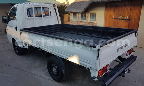 Acheter Occasion Voiture Hyundai H200 Blanc à Ezulwini, Hhohho Acheter Occasion Voiture Hyundai H200 Blanc à Ezulwini, Hhohho