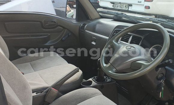 Acheter Occasion Voiture Hyundai H200 Blanc à Hlatikulu, Shiselweni District Acheter Occasion Voiture Hyundai H200 Blanc à Hlatikulu, Shiselweni District