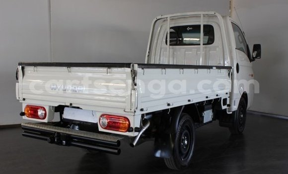 Acheter Occasion Voiture Hyundai H200 Blanc à Ezulwini, Hhohho Acheter Occasion Voiture Hyundai H200 Blanc à Ezulwini, Hhohho