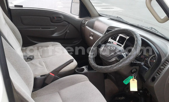 Acheter Occasion Voiture Hyundai H200 Blanc à Ezulwini, Hhohho Acheter Occasion Voiture Hyundai H200 Blanc à Ezulwini, Hhohho