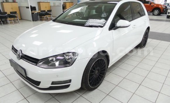 Nunua Ilio tumika Volkswagen Golf White Gari ndani ya Ezulwini nchini Hhohho Nunua Ilio tumika Volkswagen Golf White Gari ndani ya Ezulwini nchini Hhohho